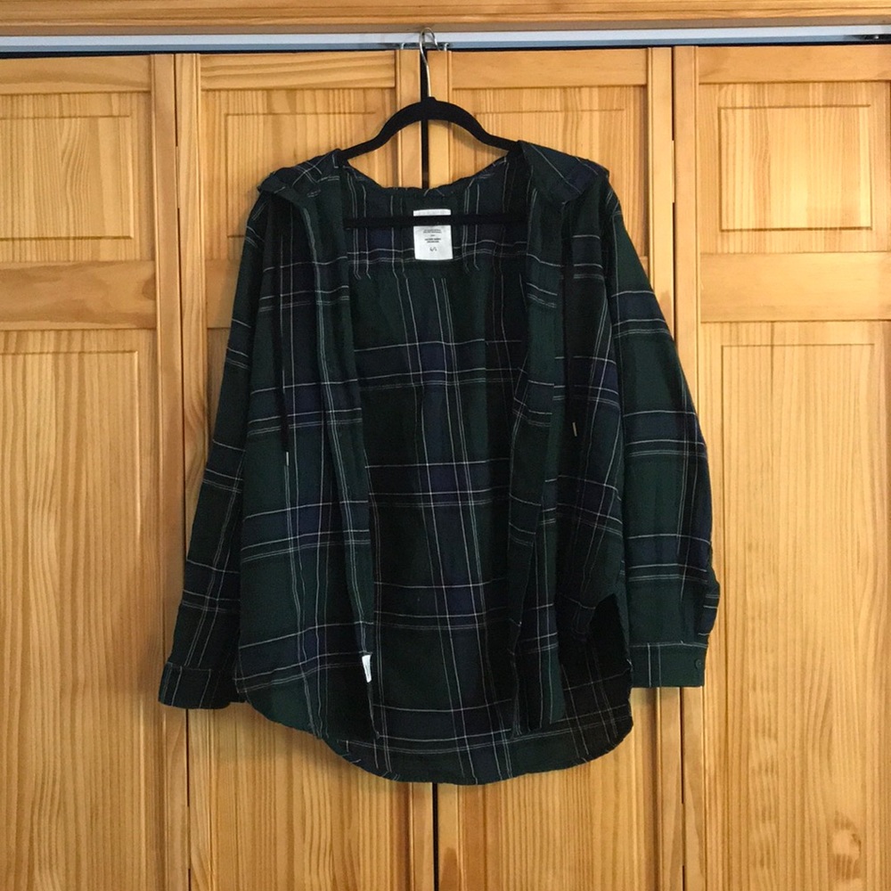 NWT Button down hooded flannel